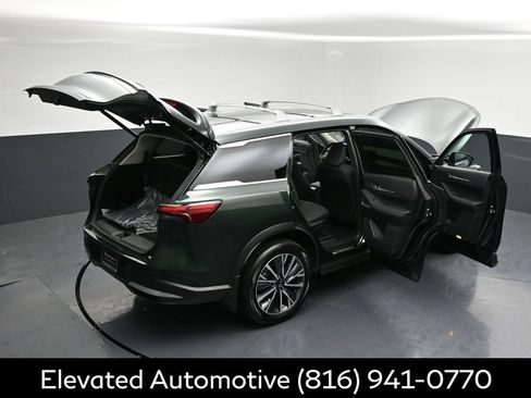 Certified 2026 INFINITI QX60 Luxe w/ Cargo Package AWD/4WD image 38
