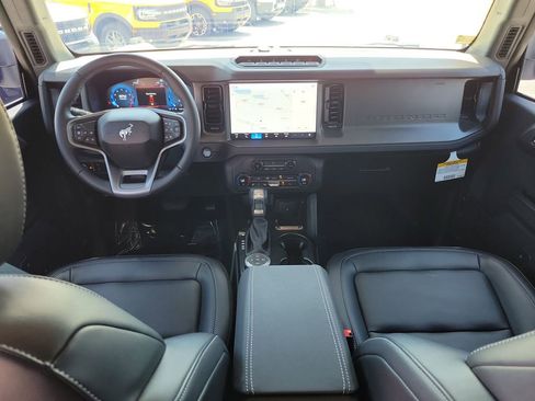 Used 2025 Ford Bronco Badlands AWD/4WD image 11