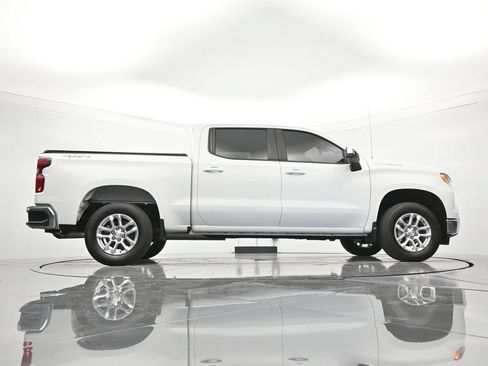 Used 2024 Chevrolet Silverado 1500 LT AWD/4WD image 40