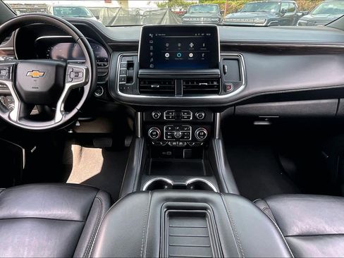 Used 2024 Chevrolet Suburban LT image 16
