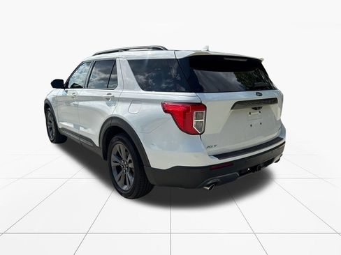 Used 2023 Ford Explorer XLT w/ Equipment Group 202A AWD/4WD image 6