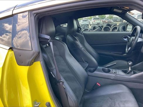 Used 2024 Nissan Z Performance w/ Floor Mat Package RWD image 26