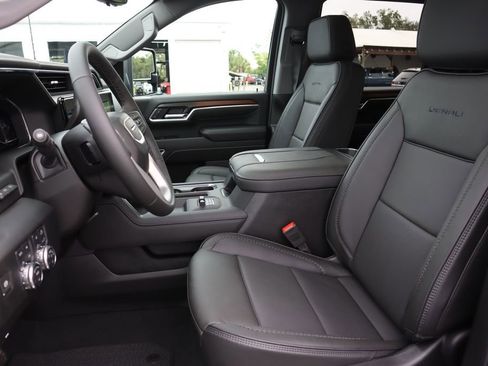 New 2026 GMC Sierra 2500 Denali w/ Denali Reserve Package image 16