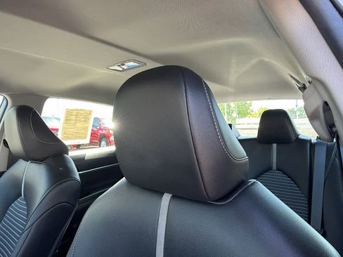 Used 2023 Toyota Camry SE FWD image 11