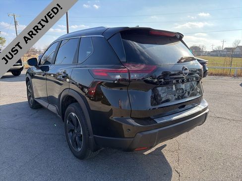 Certified 2024 Nissan Rogue SV w/ SV Premium Package image 7