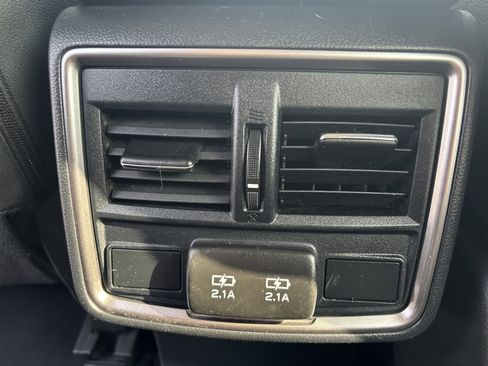 Used 2019 Subaru Forester Premium image 13