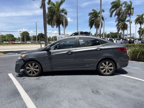 Used 2012 Hyundai Accent GLS w/ Premium Pkg 3 FWD image 5
