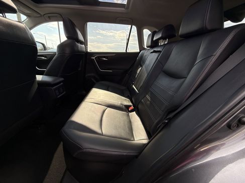 Used 2021 Toyota RAV4 Limited image 25