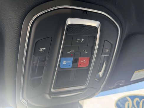 Used 2026 Jeep Cherokee Limited AWD/4WD image 28