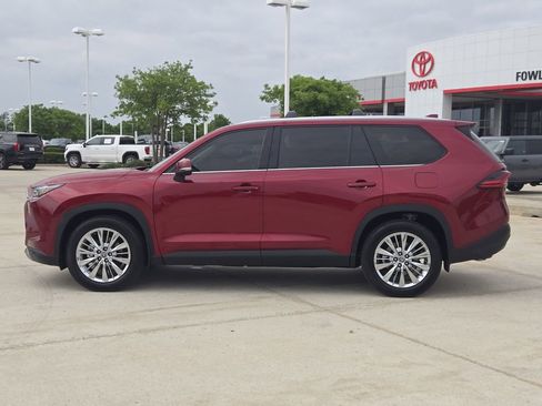 Used 2025 Toyota Grand Highlander AWD image 4