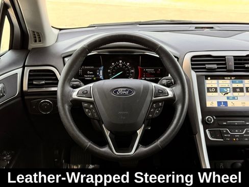 Used 2018 Ford Fusion SE w/ Equipment Group 602A FWD image 26