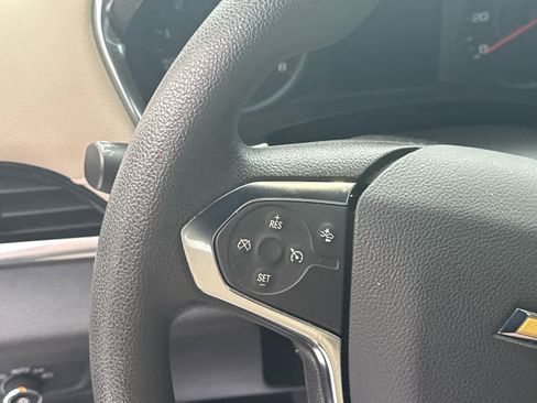 Used 2022 Chevrolet Traverse LS image 24