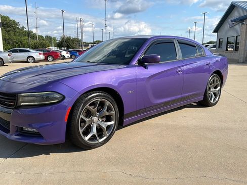 Used 2016 Dodge Charger R/T w/ Plus Group RWD image 4