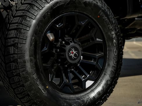 Used 2022 Ford F250 Lariat w/ Black Appearance Package image 87