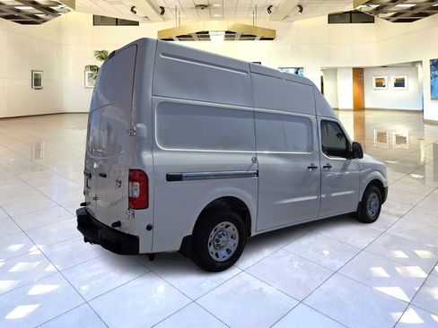 Used 2021 Nissan NV 2500 SV image 7