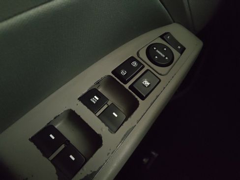 Used 2018 Hyundai Elantra SEL image 27