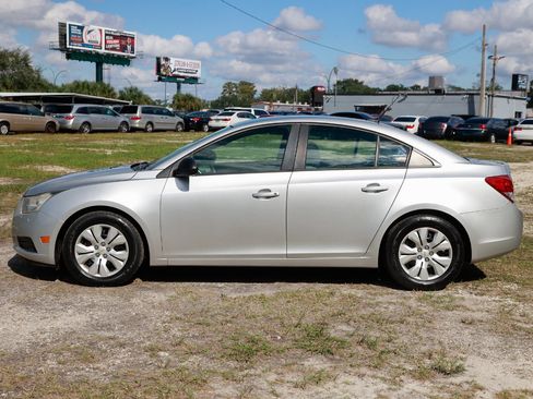 Used 2014 Chevrolet Cruze LS image 3