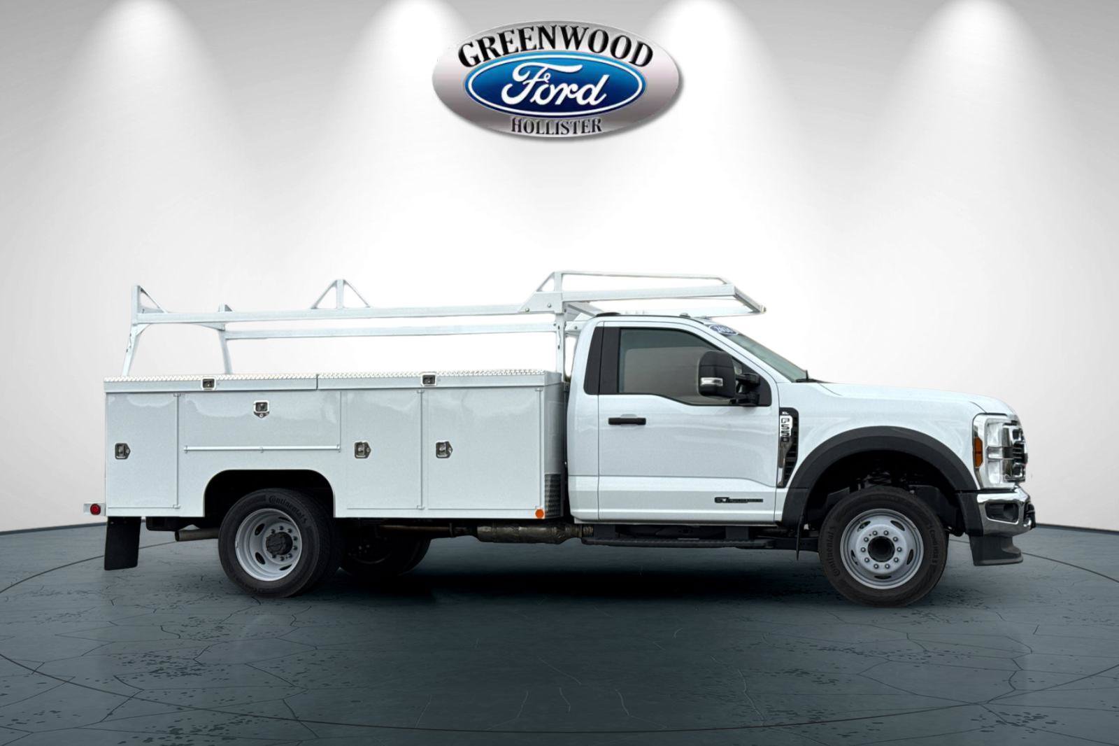 New 2026 Ford F550 2WD Regular Cab Super Duty image 3