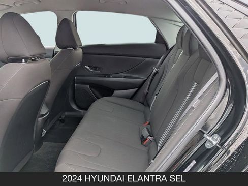 Used 2024 Hyundai Elantra SEL FWD image 16