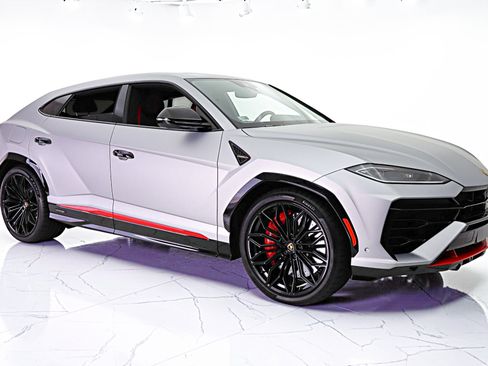 Used 2025 Lamborghini Urus SE AWD/4WD image 16