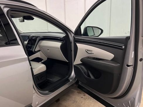 Used 2023 Hyundai Tucson Limited AWD/4WD image 17