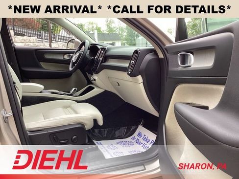 Used 2024 Volvo XC40 B5 Plus w/ Climate Package AWD/4WD image 17
