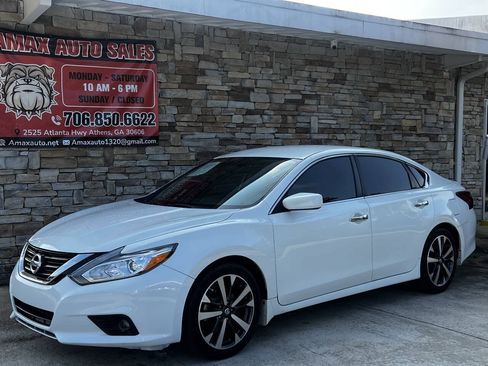 Used 2017 Nissan Altima 2.5 SR FWD image 2