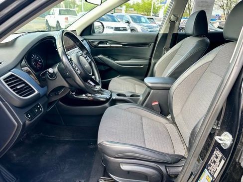Used 2022 Kia Seltos S AWD/4WD image 12