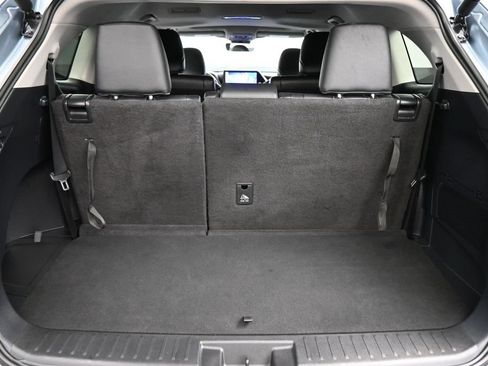 Used 2024 Toyota Highlander XLE AWD/4WD image 18