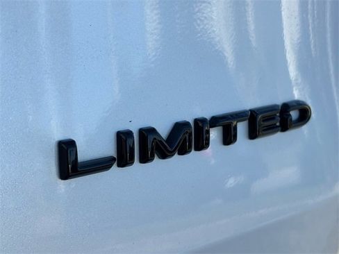 Used 2024 Toyota Grand Highlander Limited image 20