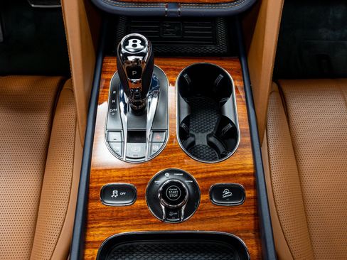 Used 2021 Bentley Bentayga w/ First Edition Specification AWD/4WD image 44