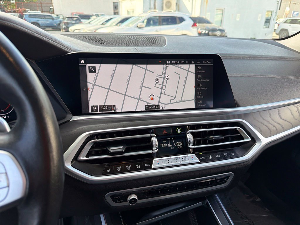 Used 2022 BMW X7 xDrive40i w/ Premium Package AWD/4WD image 39