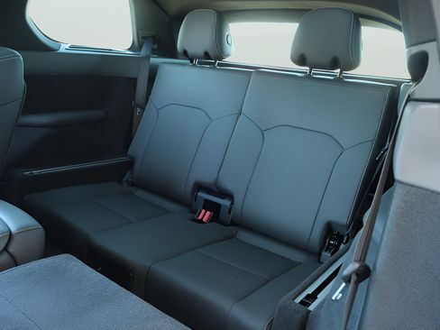 New 2024 VinFast VF 9 Plus AWD/4WD image 15