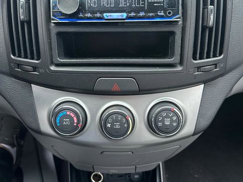 Used 2010 Hyundai Elantra GLS image 18