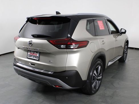 Used 2021 Nissan Rogue SL w/ Premium Package image 16