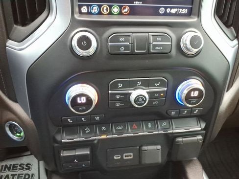 Used 2020 GMC Sierra 1500 SLT w/ SLT Premium Package AWD/4WD image 17