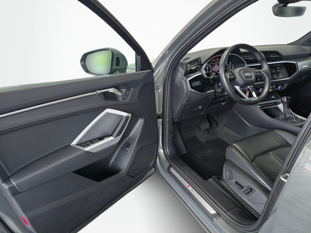 Used 2025 Audi Q3 2.0T Premium AWD/4WD image 31