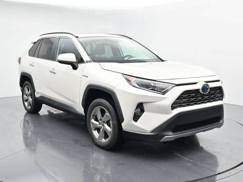 Used 2020 Toyota RAV4 Limited AWD/4WD image 2