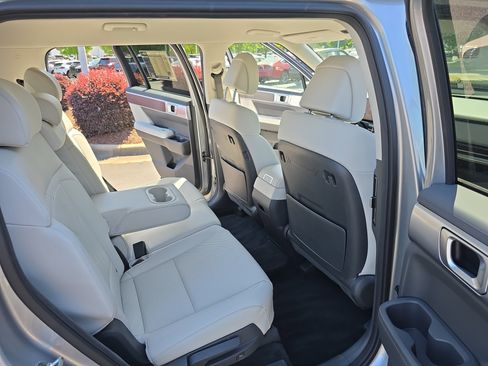 Used 2024 Hyundai Santa Fe SEL FWD image 11