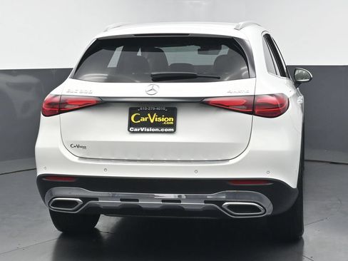 Used 2025 Mercedes-Benz GLC 300 4MATIC image 4
