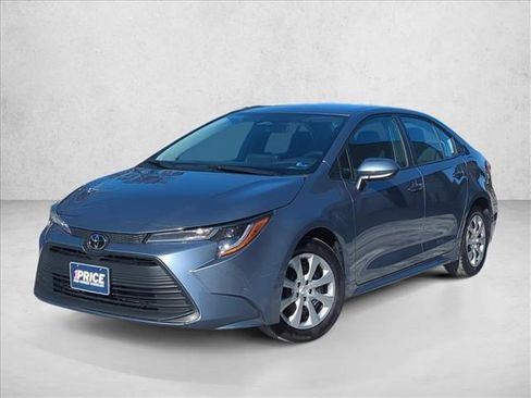 Used 2025 Toyota Corolla LE image 1
