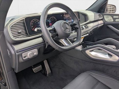 New 2026 Mercedes-Benz GLS 580 4MATIC image 3