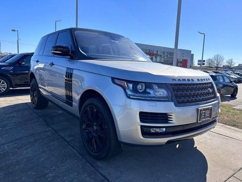 Used 2017 Land Rover Range Rover HSE image 3