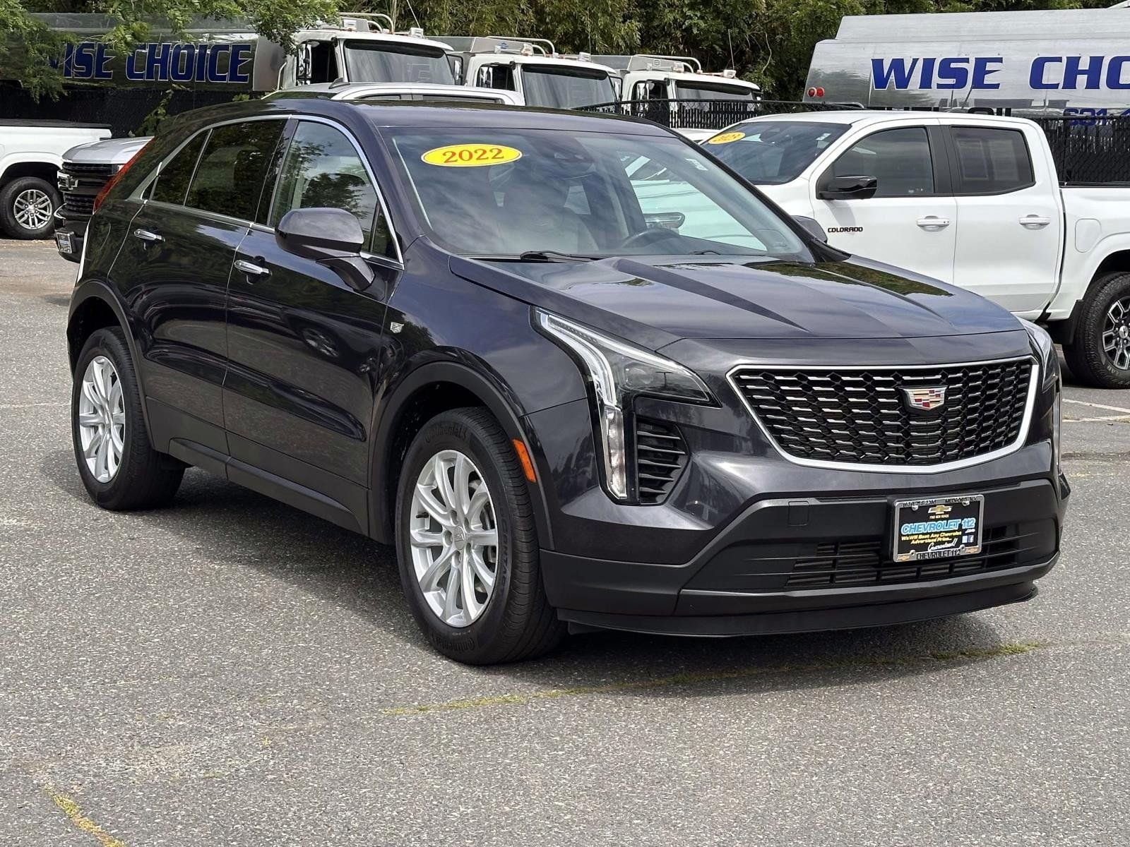 Used 2022 Cadillac XT4 Luxury w/ Cold Weather Package AWD/4WD image 5
