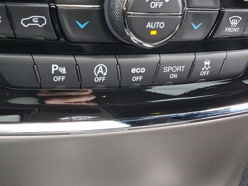 Used 2021 Jeep Grand Cherokee Laredo X AWD/4WD image 25