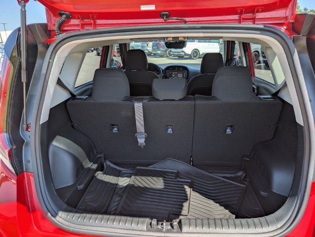 Used 2025 Kia Soul LX FWD image 6