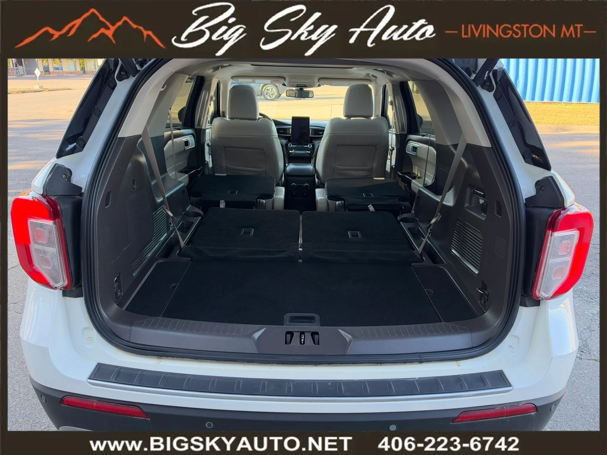 Used 2022 Ford Explorer Platinum w/ Equipment Group 601A AWD/4WD image 26
