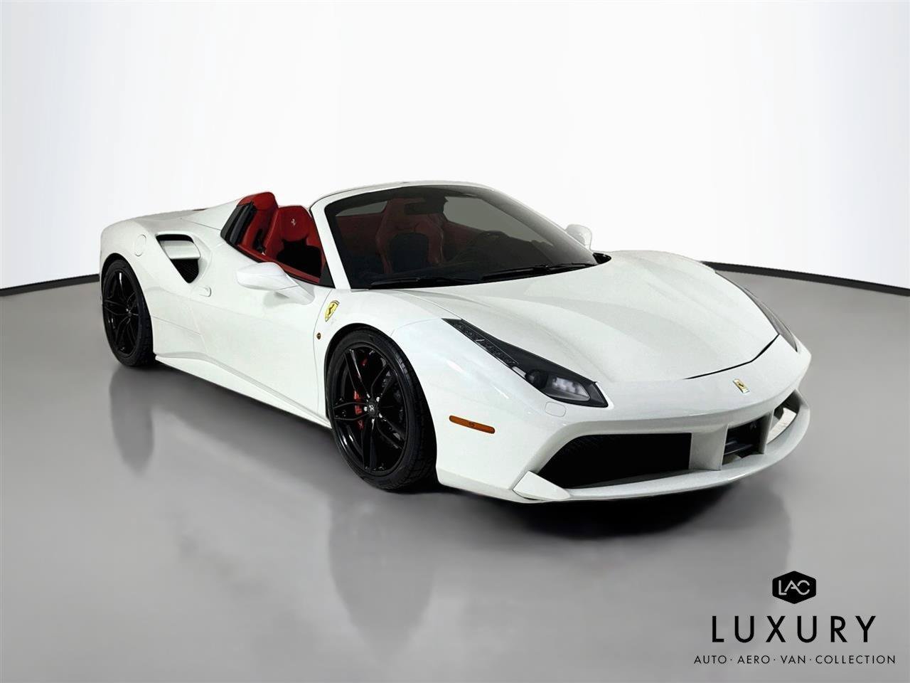 Used 2019 Ferrari 488 Spider RWD image 2