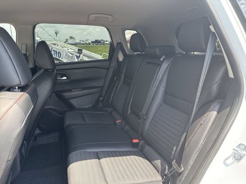 Used 2025 Nissan Rogue SV AWD/4WD image 20