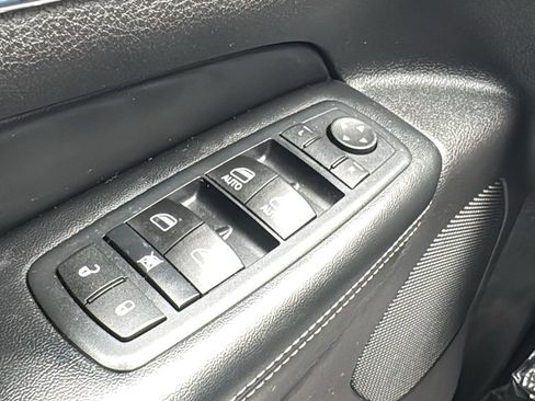 Used 2015 Jeep Grand Cherokee Limited w/ Trailer Tow Group IV AWD/4WD image 24